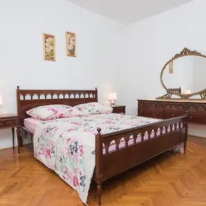 Dzeki Appartement Split